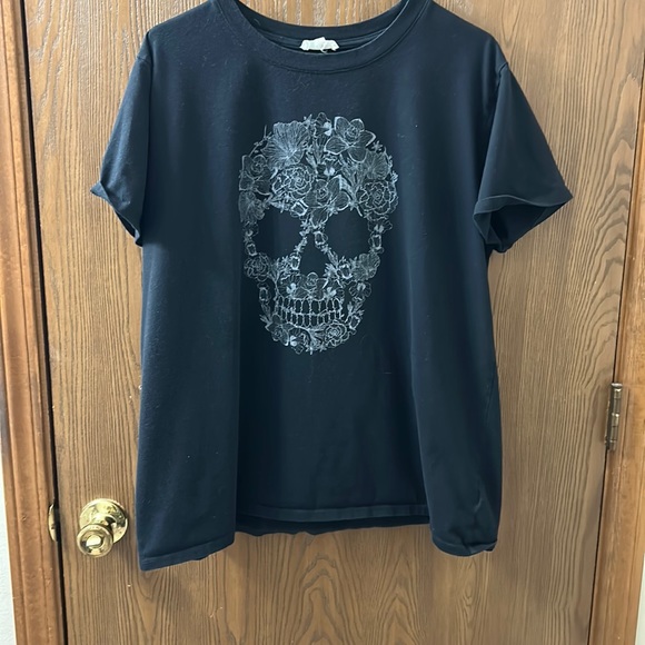 Skull Tee - Picture 1 of 1